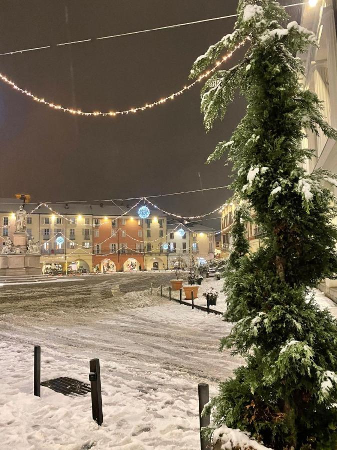 Cozy Place 10 Vercelli Bagian luar foto