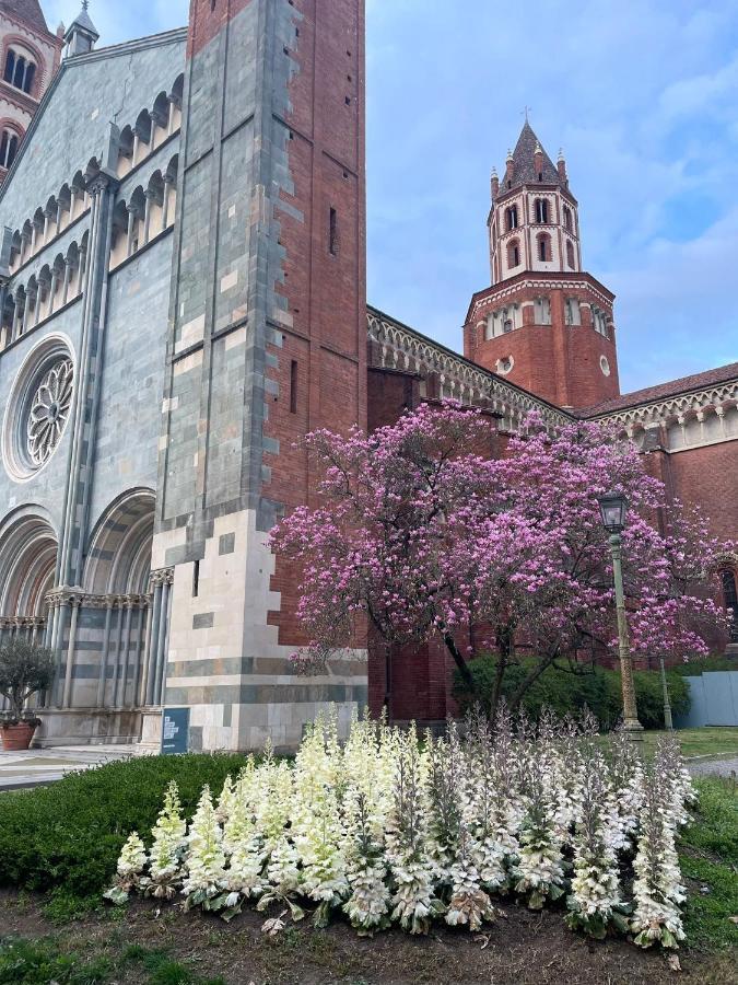 Cozy Place 10 Vercelli Bagian luar foto