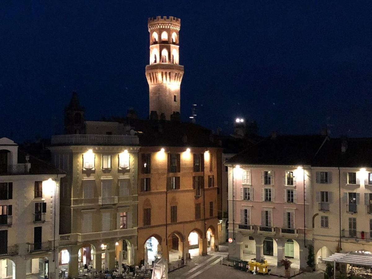 Cozy Place 10 Vercelli Bagian luar foto