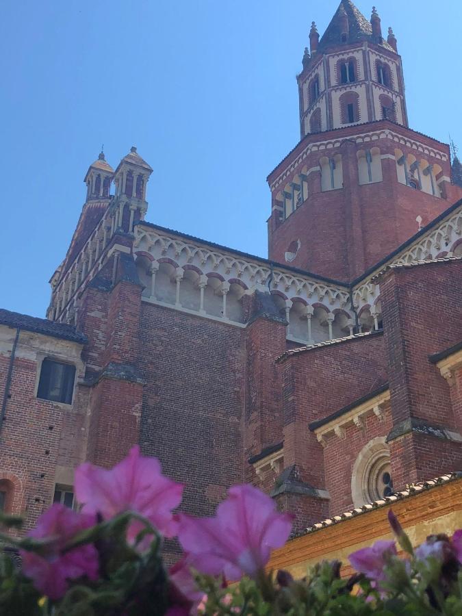 Cozy Place 10 Vercelli Bagian luar foto